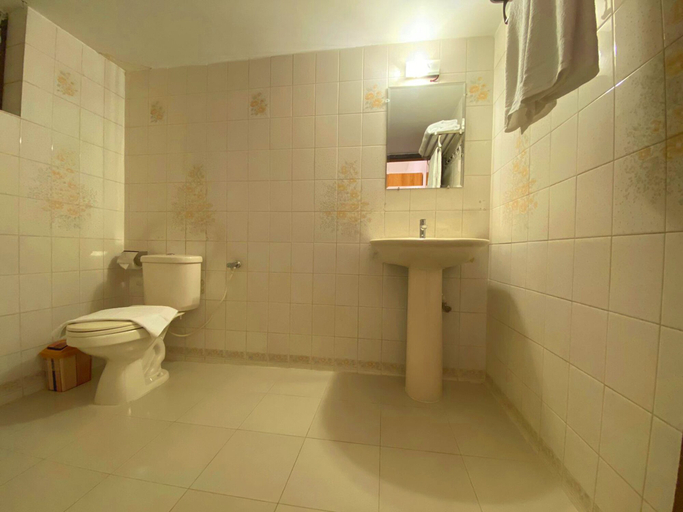 Bathroom 4, Crown Palace Residence, Dhaka