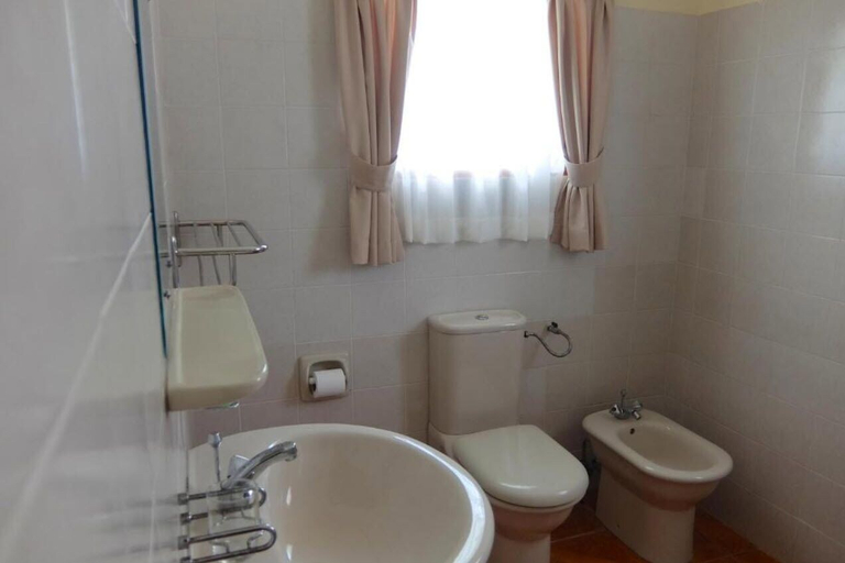 Bathroom, Pebbles Cove