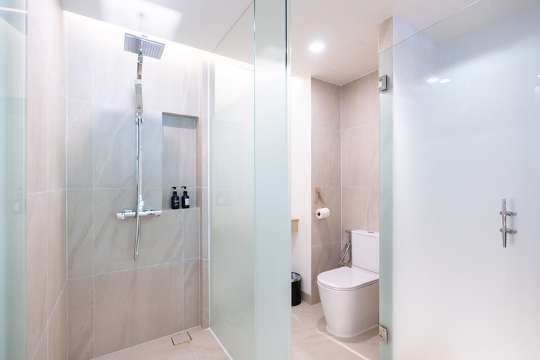 Bathroom 5, Panwaburi Beachfront Resort, Phuket Island