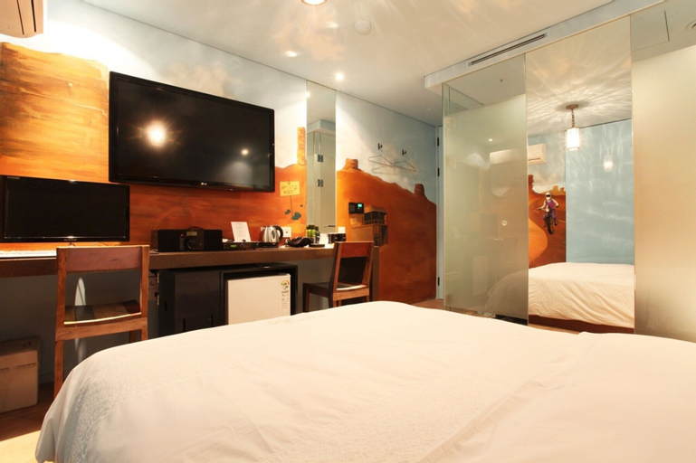Bedroom 13