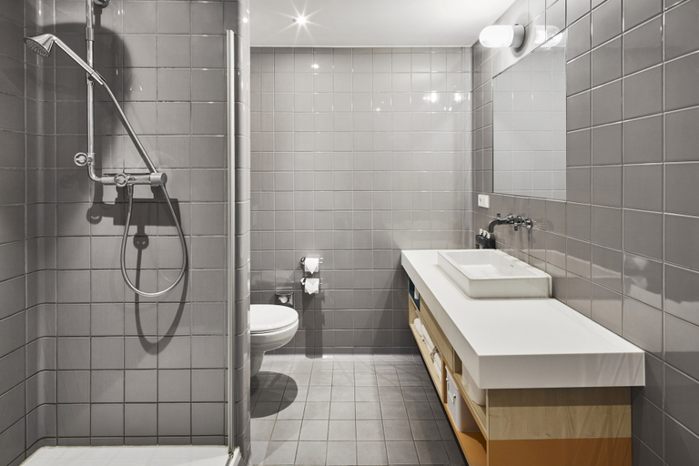 Bathroom 5, Generator Amsterdam, Amsterdam