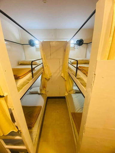 Bedroom 2, Golden Star Dormitory, Mumbai Suburban