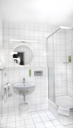 Bathroom 5, Stadthotel Heilbronn, Heilbronn