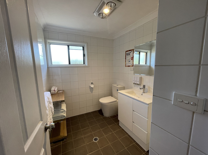 Bathroom 4, Vestey Apartments, Wagga Wagga - Pt A
