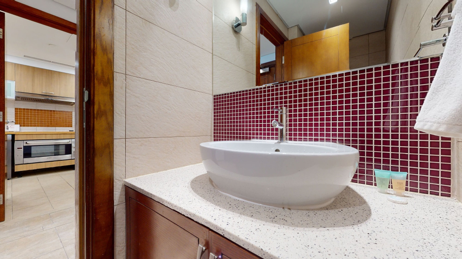 Bathroom 3, Marina Residence 1004, Dubai