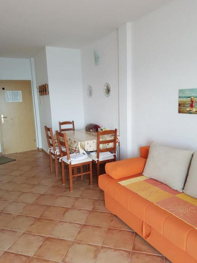 Others 5, Apartments Jereb, Podgora