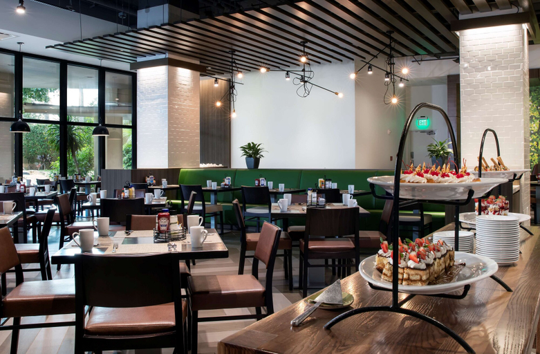 Food & Drinks 4, DoubleTree by Hilton Hotel Miami Airport & Convention Center, Miami-Dade