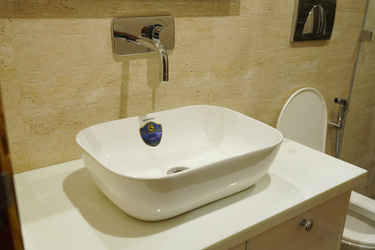 Bathroom 3, Lime Tree Hotel The Pulkit, Gurgaon