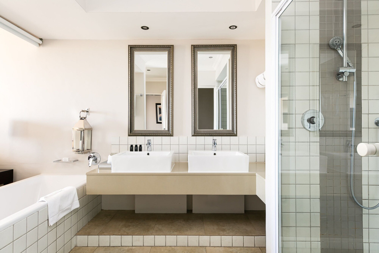 Bathroom 3, Harbour Square Hotel, Overberg
