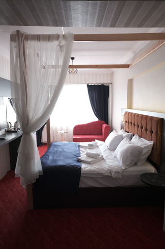 Bedroom 14