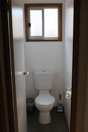 Bathroom 3, Torrumbarry Weir Holiday Park, Campaspe - Rochester