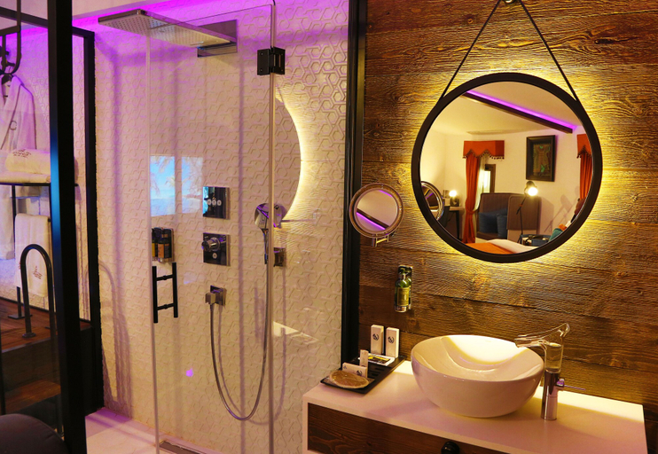 Bathroom 5, Cephanelik Butik Hotel, Merkez
