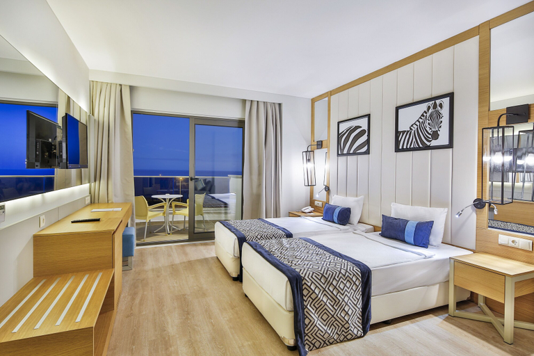 Bedroom 2, Calido Maris Hotel, Manavgat