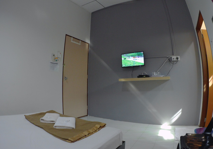 Bedroom 2, Semarak Beach Inn, Dungun