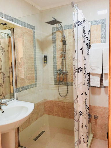 Bathroom 4, Misk Resort, Tiranës