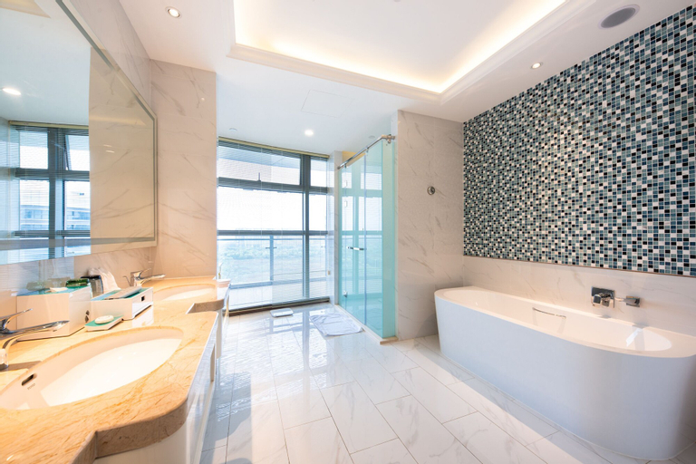 Bathroom 4