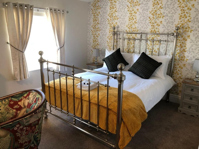 Bedroom 2, the black swan, North Yorkshire