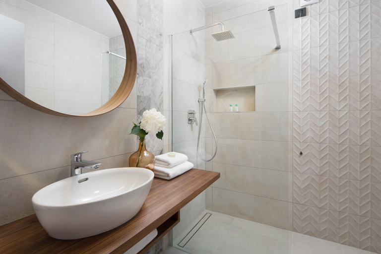 Bathroom 4, Hotel Delfin, Rovinj