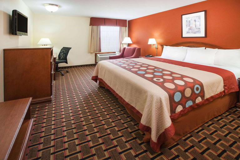 Bedroom 3, Super 8 by Wyndham White Hall, Jefferson
