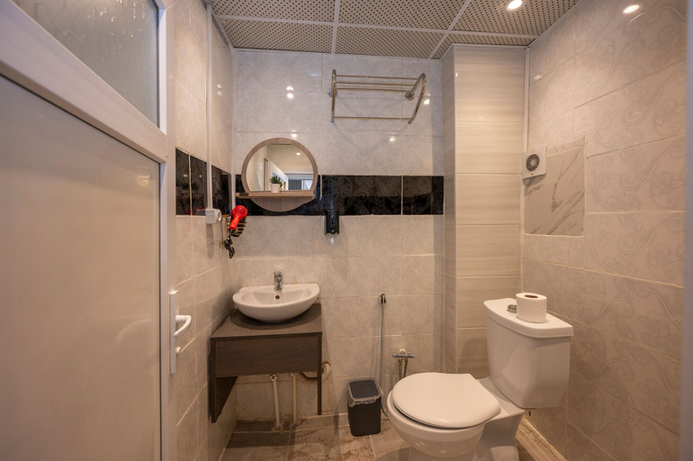 Bathroom 5, MyMoon Residence, Beyoğlu