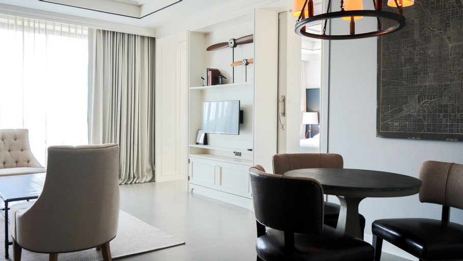 Dining Room 15