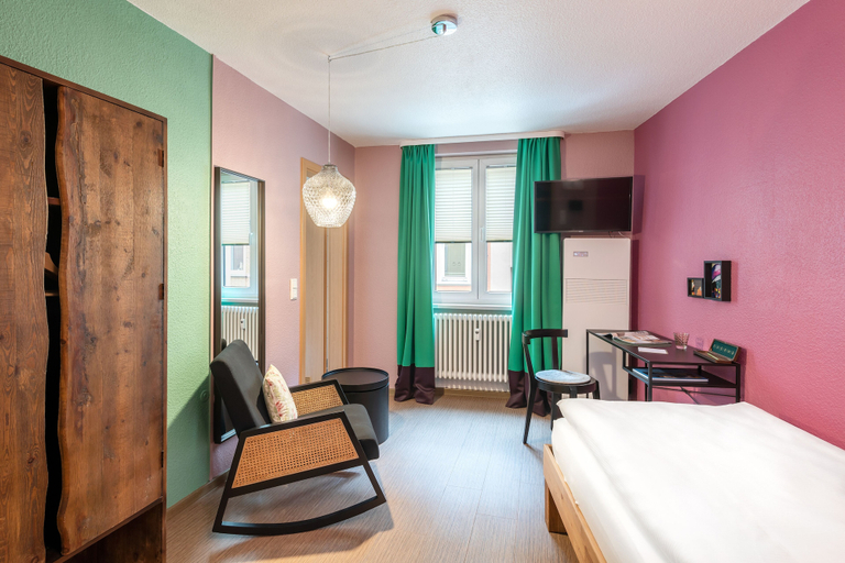 Bedroom 3, Vier Jahreszeiten, Würzburg