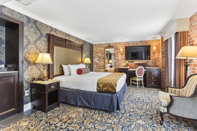 Bedroom 3, Place d'Armes Hotel, Orleans