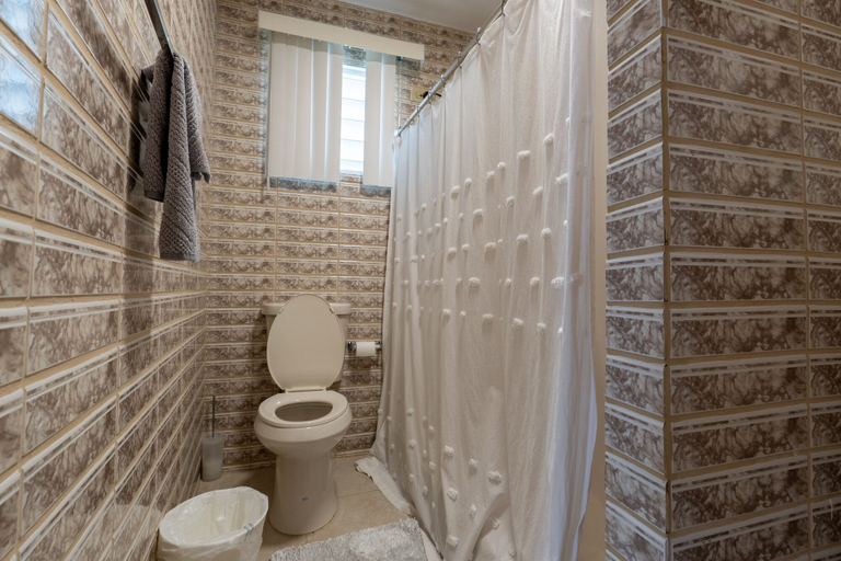 Bathroom 3, El Flamingo Beach Club