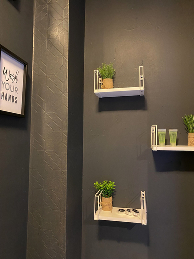 Others 5, Holland Rd Studios Close to Olympia London, London