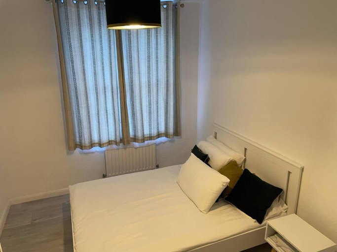 Bedroom, Remarkable 1-bed Apartment in London Near Vauxhall, London