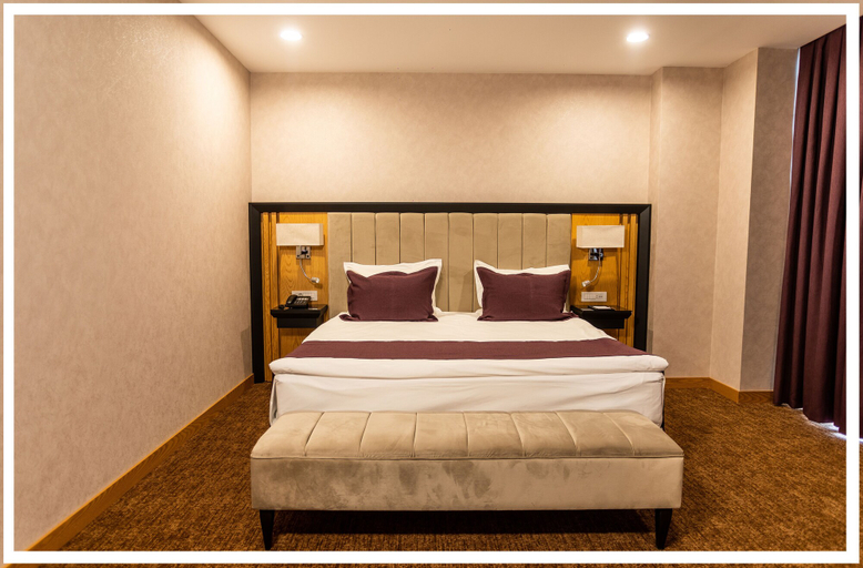 Bedroom 3, Premium Hotel, Samux