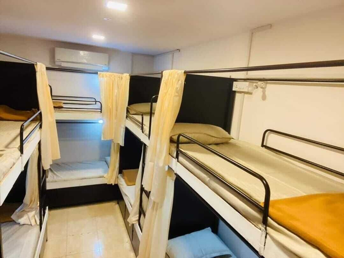 Bedroom 4, Golden Star Dormitory, Mumbai Suburban