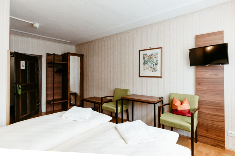 Bedroom 4, Hotel-Gasthof Goldener Greifen, Ansbach
