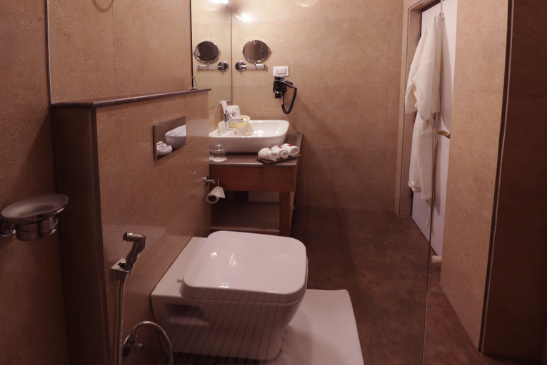 Bathroom 4, Denzong Shagrila Lords Inn- Hotel & Spa, East Sikkim