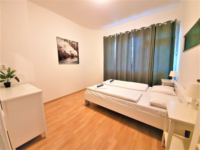 Bedroom 2, Epstein Apartments, Praha 7