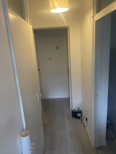 Others 5, Remarkable 1-bed Apartment in London Near Vauxhall, London