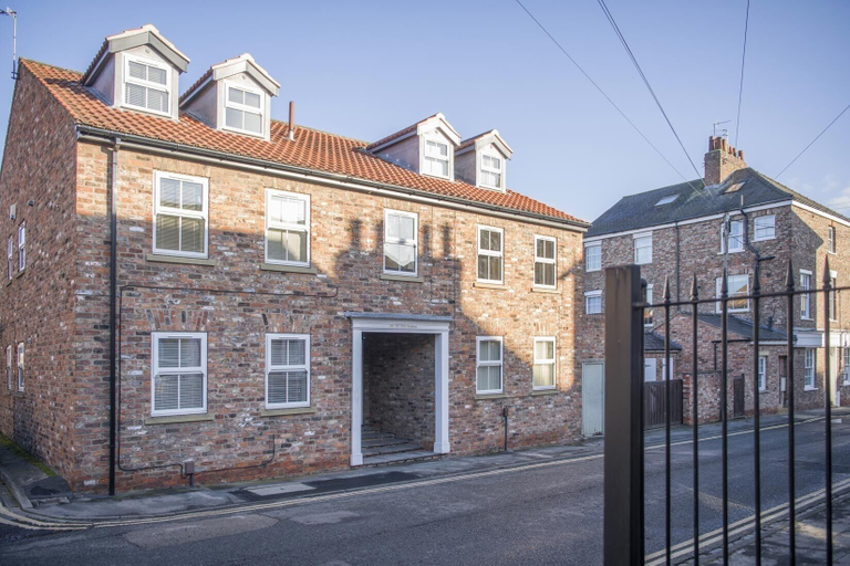 Exterior & Views, Penleys Apartment, York