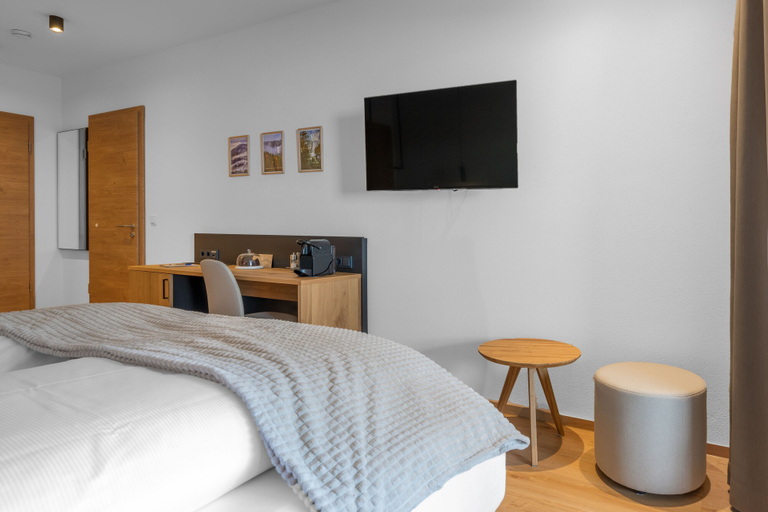 Bedroom 3, zeitlang by Rösslwirt, Cham
