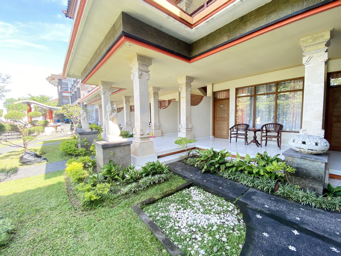 Exterior 8