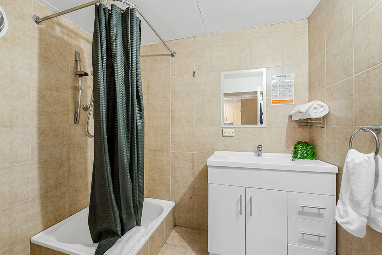 Bathroom 4, Coach House Launceston, Launceston - Pt B