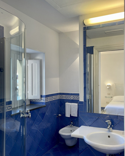 Bathroom 5, Terrazza Duomo, Salerno