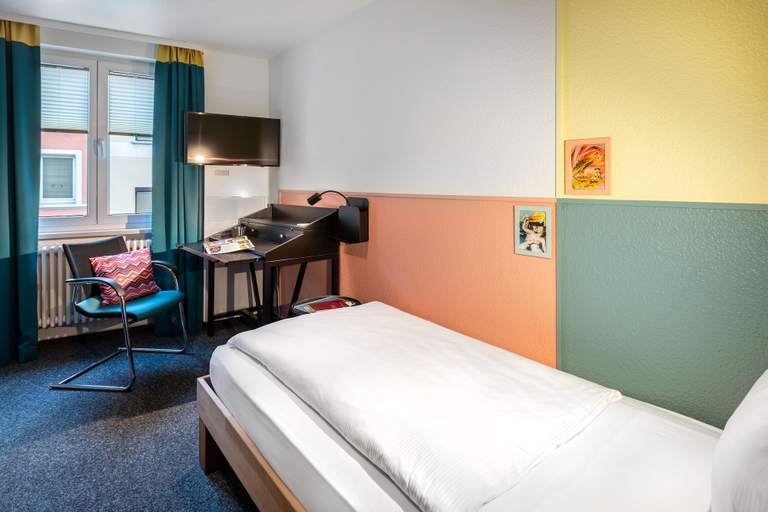 Bedroom 5, Vier Jahreszeiten, Würzburg