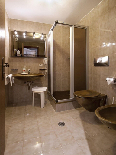 Bathroom 4, Hotel Italia, Bolzano