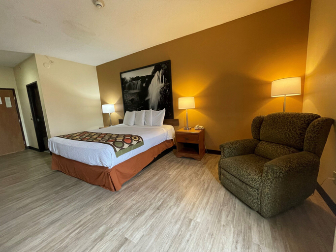 Bedroom 3, Super 8 by Wyndham Pevely, Jefferson