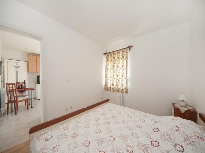 Bedroom 2, Bertie's Lodge, Smokvica