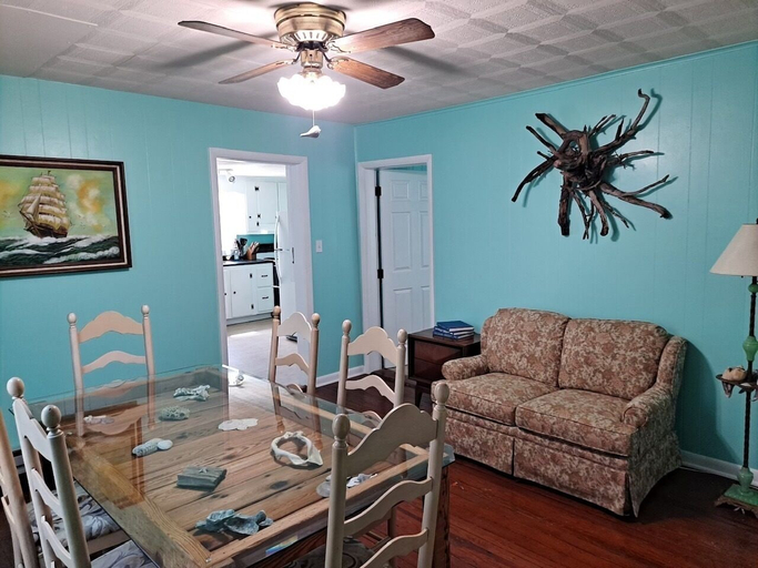 Others 4, Seaside Retreat, Accomack