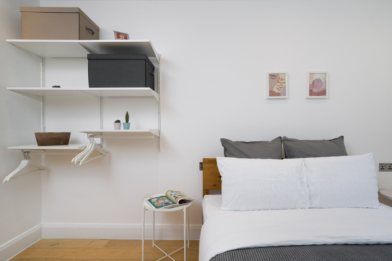 Bedroom 3, Panther House by Oval, London