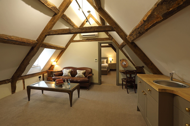 Bedroom 2, Kings Head, Gloucestershire