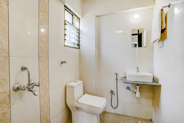 Bathroom 4, Fabhotel Paradise Inn, Pune
