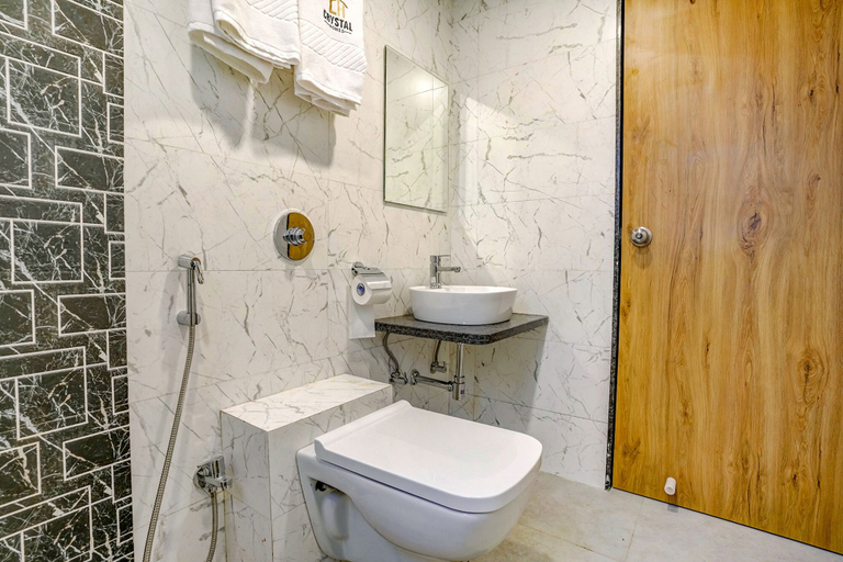 Bathroom, Fabhotel Crystal Homes, Pune